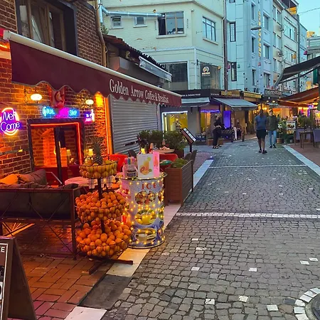 Golden Arrow Apartmanhotel