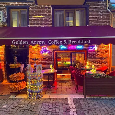 Апарт-отель Golden Arrow Old