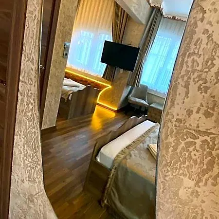Apartahotel Golden Arrow 4*